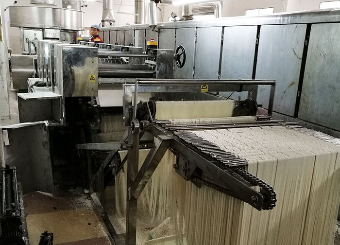 連續(xù)壓片及自動上掛 連續(xù)壓片及自動上掛